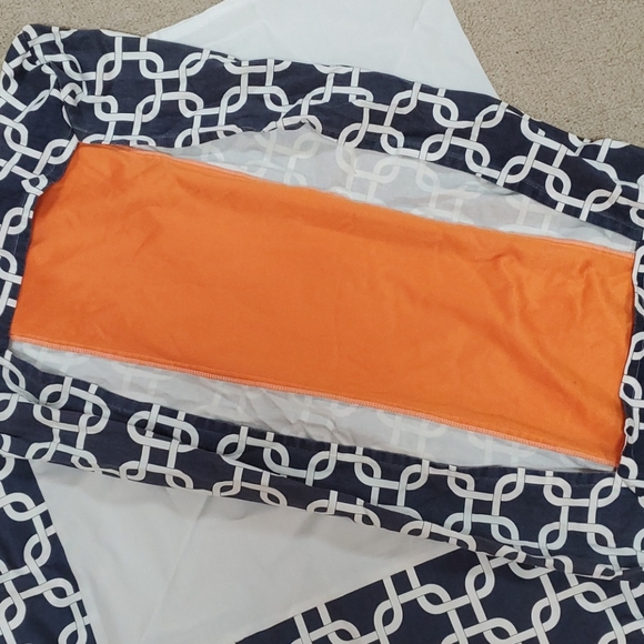 Crib bed skirt, diaper pad cover, sheets - Picture 3 of 9